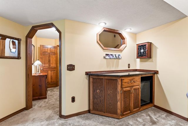 1505 Blackhawk Ridge Way, Eagan, MN 55122