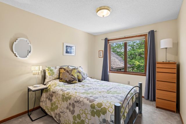 1505 Blackhawk Ridge Way, Eagan, MN 55122