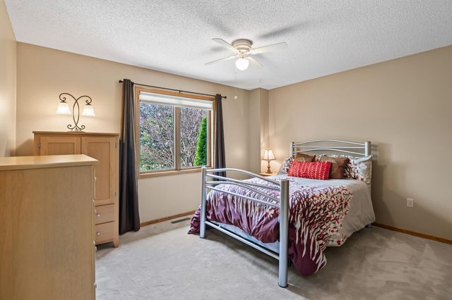 1505 Blackhawk Ridge Way, Eagan, MN 55122