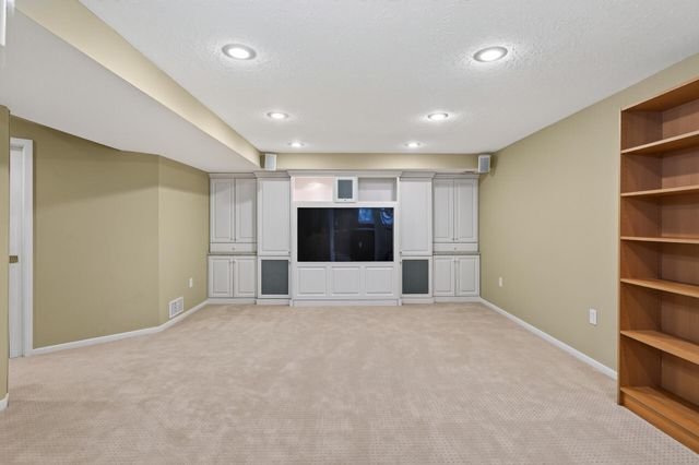 1505 Blackhawk Ridge Way, Eagan, MN 55122
