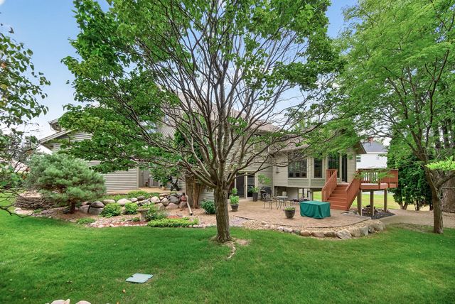 1505 Blackhawk Ridge Way, Eagan, MN 55122