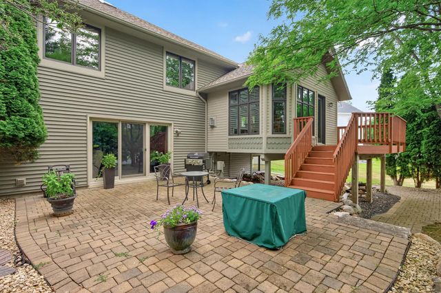 1505 Blackhawk Ridge Way, Eagan, MN 55122