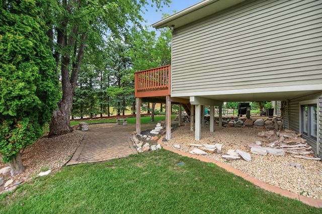 1505 Blackhawk Ridge Way, Eagan, MN 55122