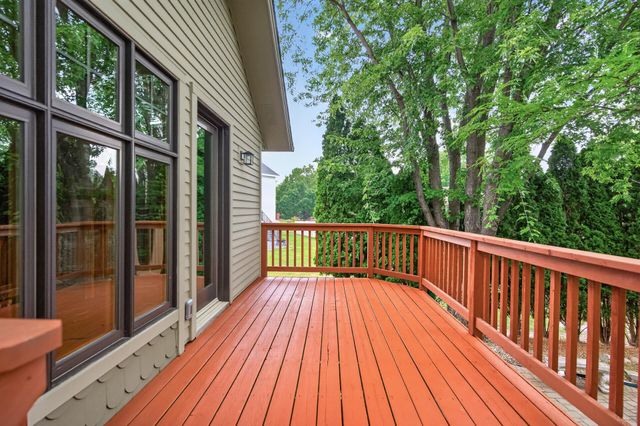 1505 Blackhawk Ridge Way, Eagan, MN 55122