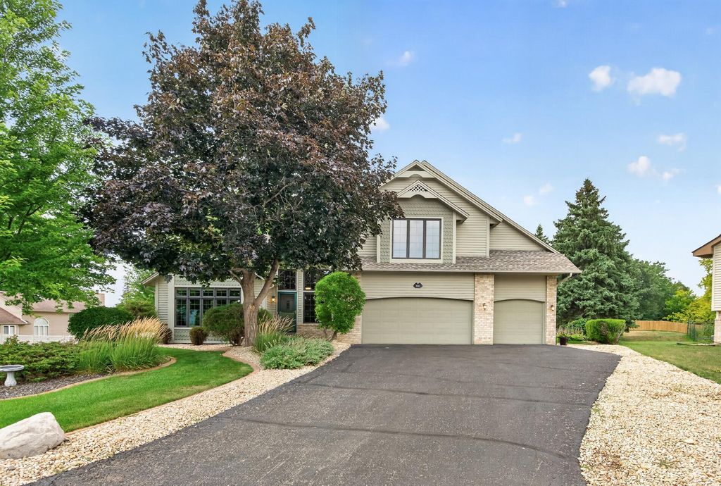 1505 Blackhawk Ridge Way, Eagan, MN 55122