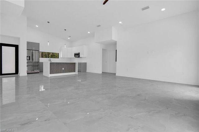 1006 Macy ST E, Lehigh Acres, FL 33974
