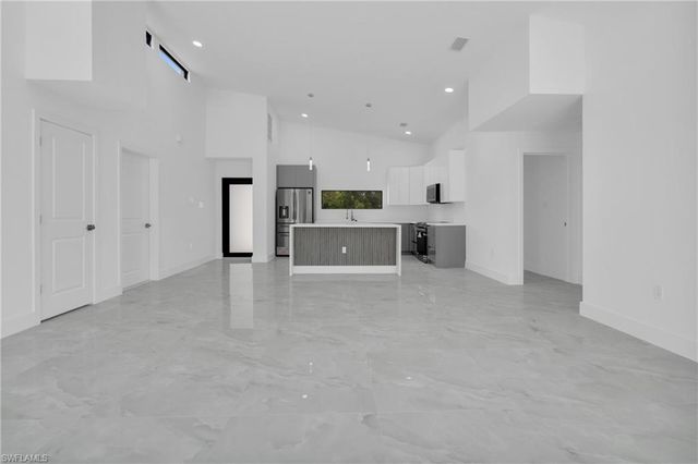 1006 Macy ST E, Lehigh Acres, FL 33974