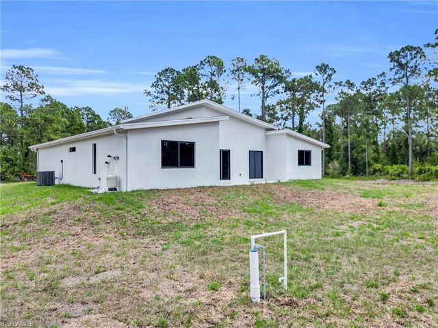 1006 Macy ST E, Lehigh Acres, FL 33974