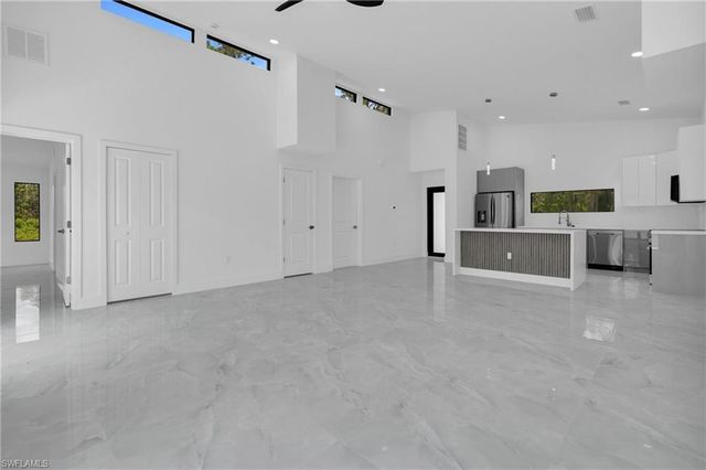 1006 Macy ST E, Lehigh Acres, FL 33974