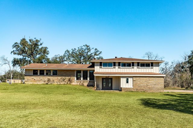 504 W Highway 332 W, Lake Jackson, TX 77566