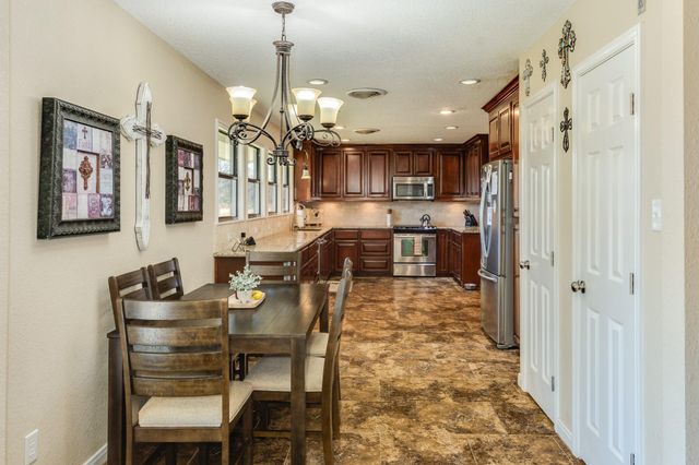 504 W Highway 332 W, Lake Jackson, TX 77566