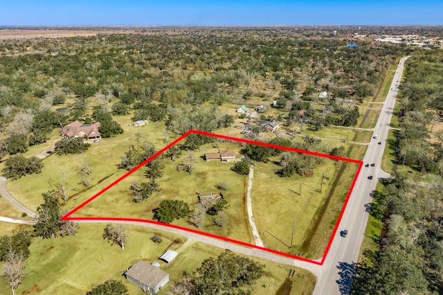 504 W Highway 332 W, Lake Jackson, TX 77566