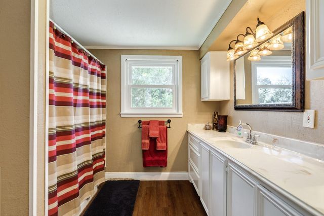 504 W Highway 332 W, Lake Jackson, TX 77566