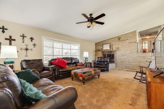 504 W Highway 332 W, Lake Jackson, TX 77566