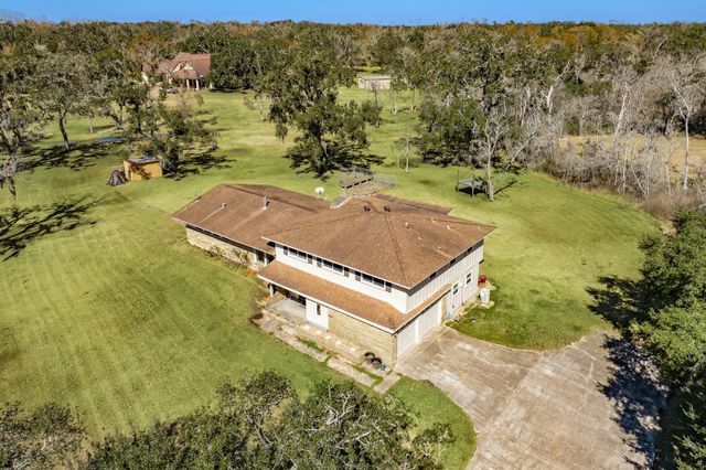 504 W Highway 332 W, Lake Jackson, TX 77566