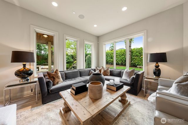 3424 97th Avenue SE, Mercer Island, WA 98040