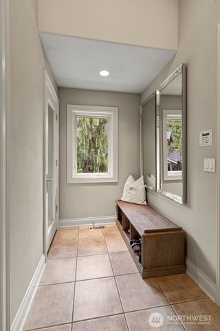 3424 97th Avenue SE, Mercer Island, WA 98040