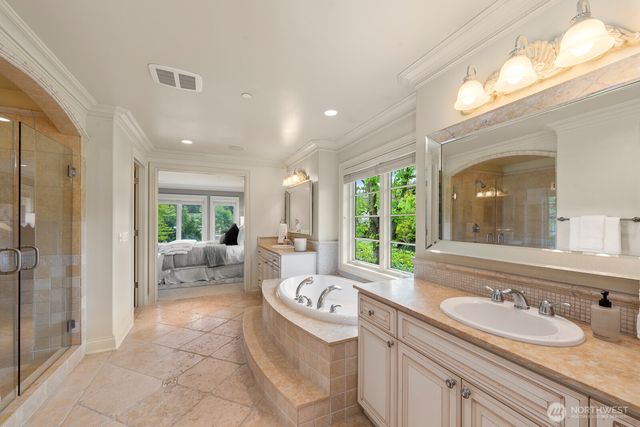 3424 97th Avenue SE, Mercer Island, WA 98040