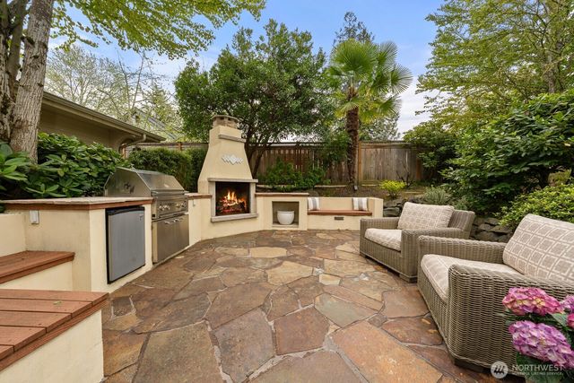 3424 97th Avenue SE, Mercer Island, WA 98040