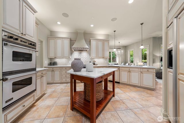 3424 97th Avenue SE, Mercer Island, WA 98040