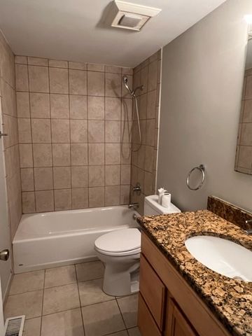 1010 Denham Place, Schaumburg, IL 60194