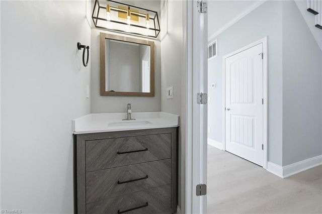 2486 Griffith Road, Winston-salem, NC 27103