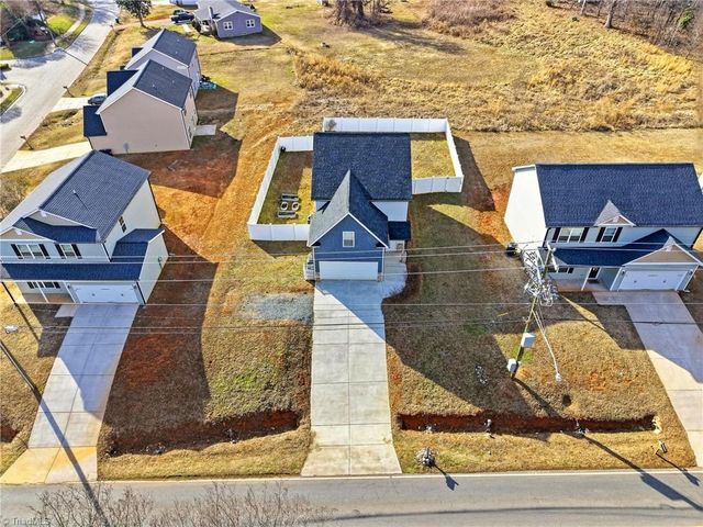 2486 Griffith Road, Winston-salem, NC 27103