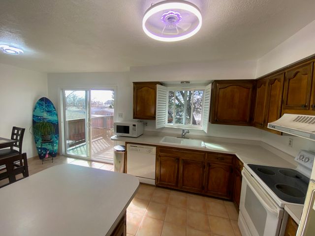 1921 Chelwood Park Boulevard NE, Albuquerque, NM 87112