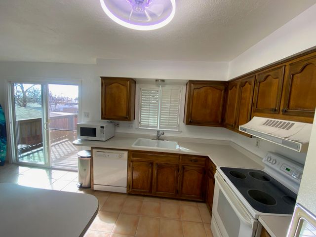 1921 Chelwood Park Boulevard NE, Albuquerque, NM 87112