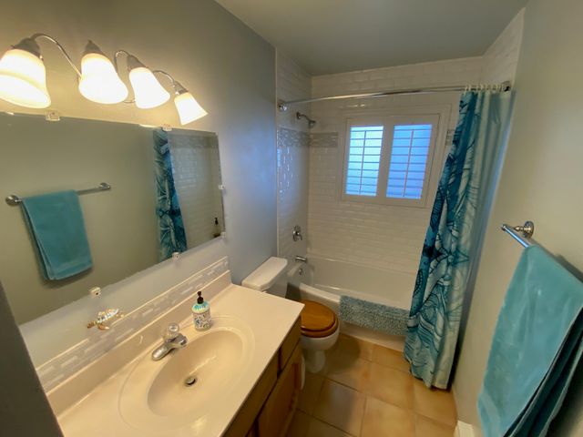 1921 Chelwood Park Boulevard NE, Albuquerque, NM 87112