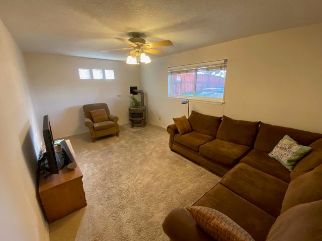 1921 Chelwood Park Boulevard NE, Albuquerque, NM 87112