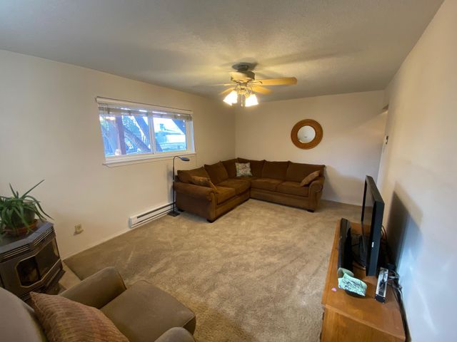 1921 Chelwood Park Boulevard NE, Albuquerque, NM 87112