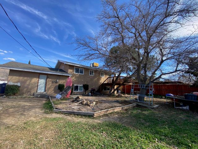 1921 Chelwood Park Boulevard NE, Albuquerque, NM 87112