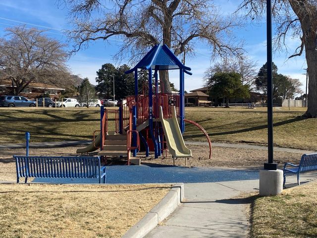 1921 Chelwood Park Boulevard NE, Albuquerque, NM 87112