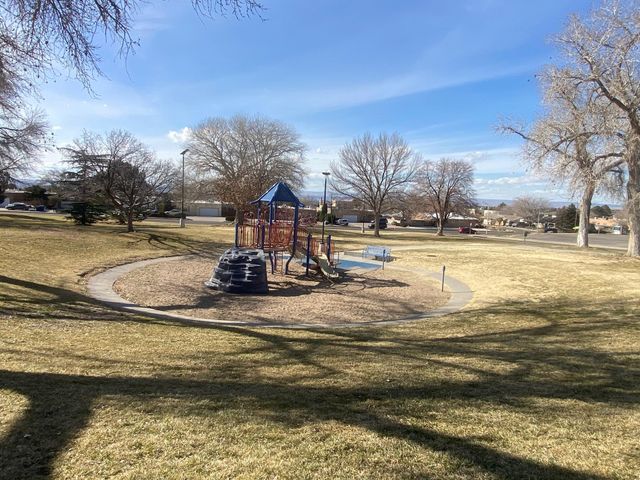 1921 Chelwood Park Boulevard NE, Albuquerque, NM 87112