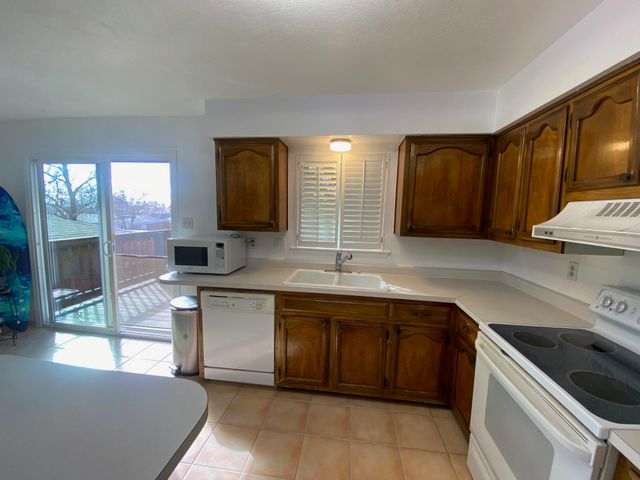 1921 Chelwood Park Boulevard NE, Albuquerque, NM 87112
