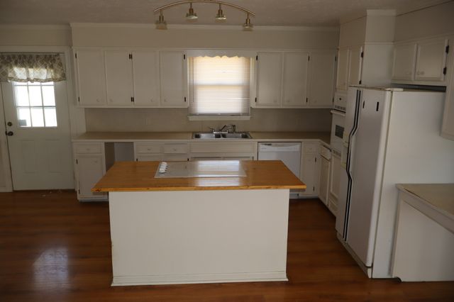 905 Mill Rd, Lebanon, TN 37090