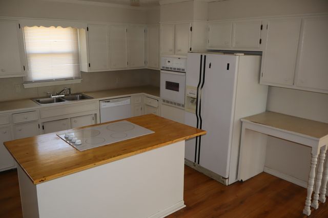 905 Mill Rd, Lebanon, TN 37090