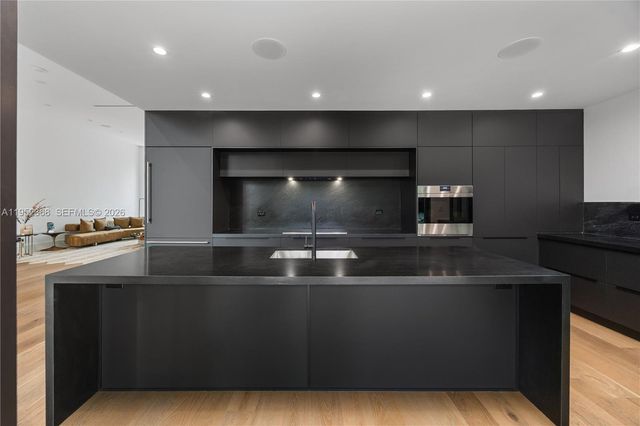 30 NE 50th St, Miami, FL 33137