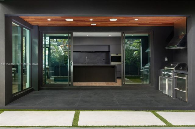 30 NE 50th St, Miami, FL 33137