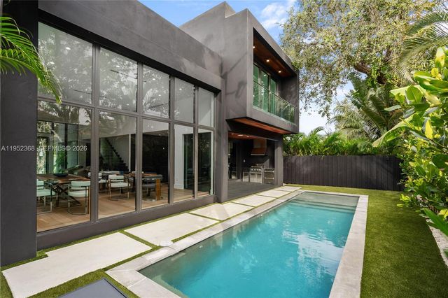 30 NE 50th St, Miami, FL 33137