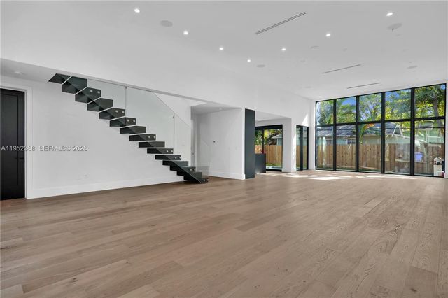 30 NE 50th St, Miami, FL 33137