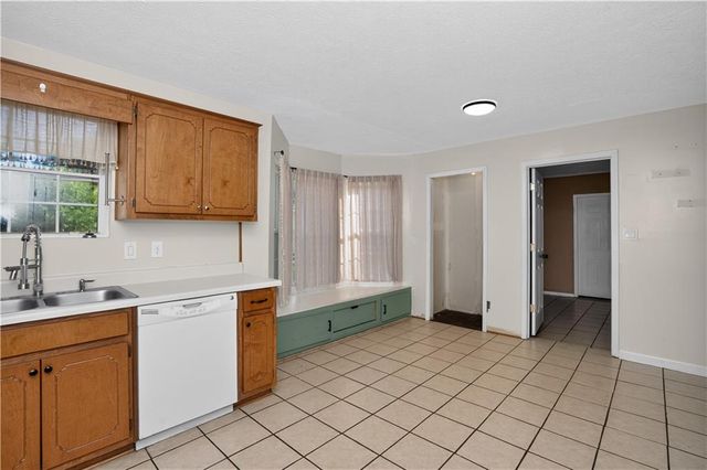 755 Peeksville Road, Locust Grove, GA 30248