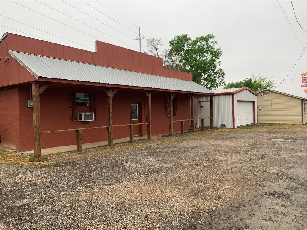 848 Houston Street, Wills Point, TX 75169