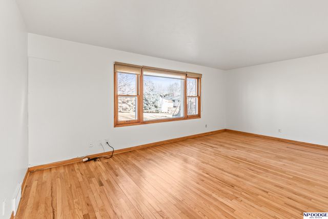 8214 Gold Street, Omaha, NE 68124