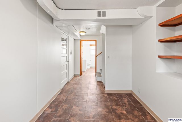 8214 Gold Street, Omaha, NE 68124