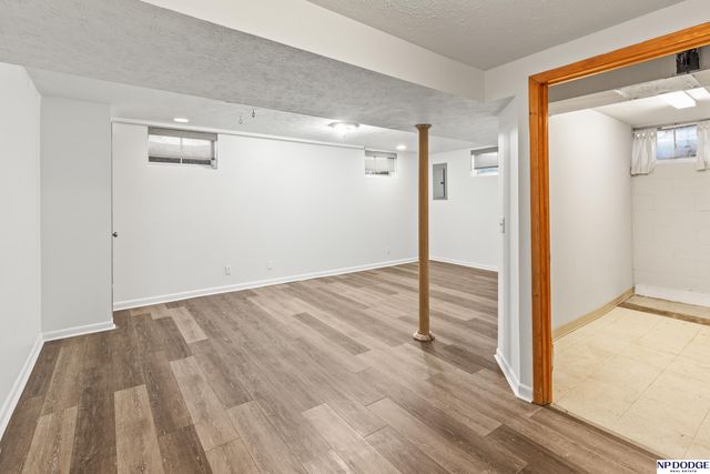 8214 Gold Street, Omaha, NE 68124