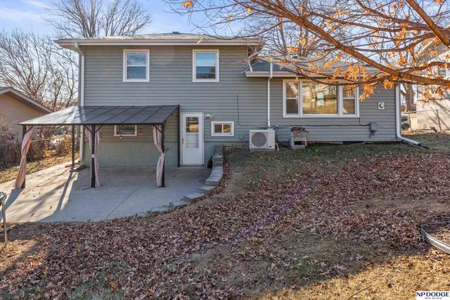 8214 Gold Street, Omaha, NE 68124