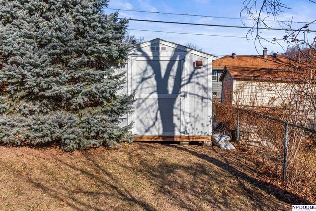 8214 Gold Street, Omaha, NE 68124