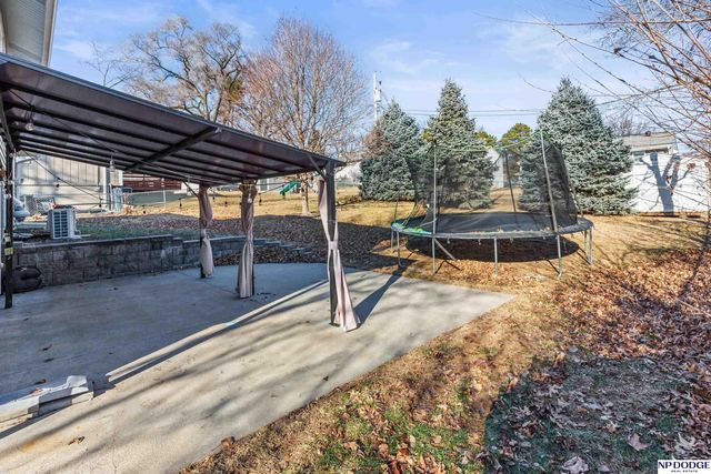 8214 Gold Street, Omaha, NE 68124